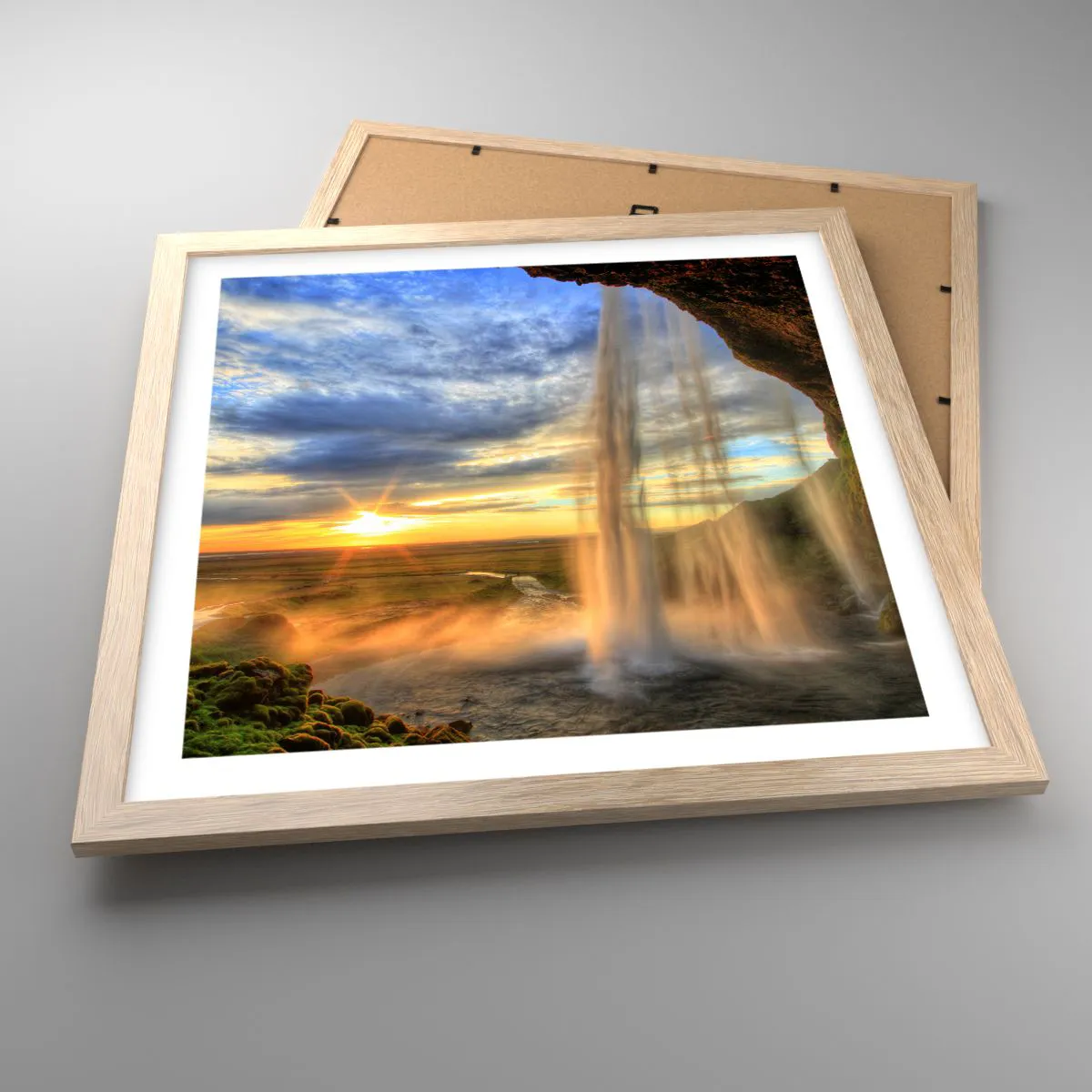 Plakat i ramme af lyst egetræ - Verden bag sløret af dråber - 40x40 cm