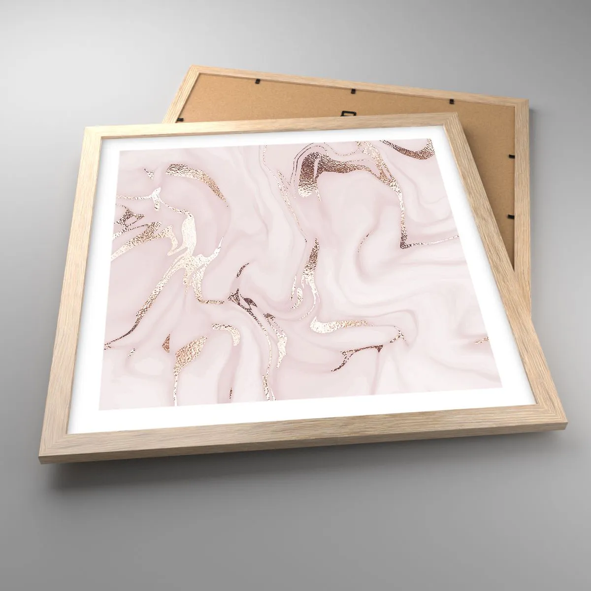 Plakat i ramme af lyst egetræ - I et lyserødt tørklæde - 40x40 cm