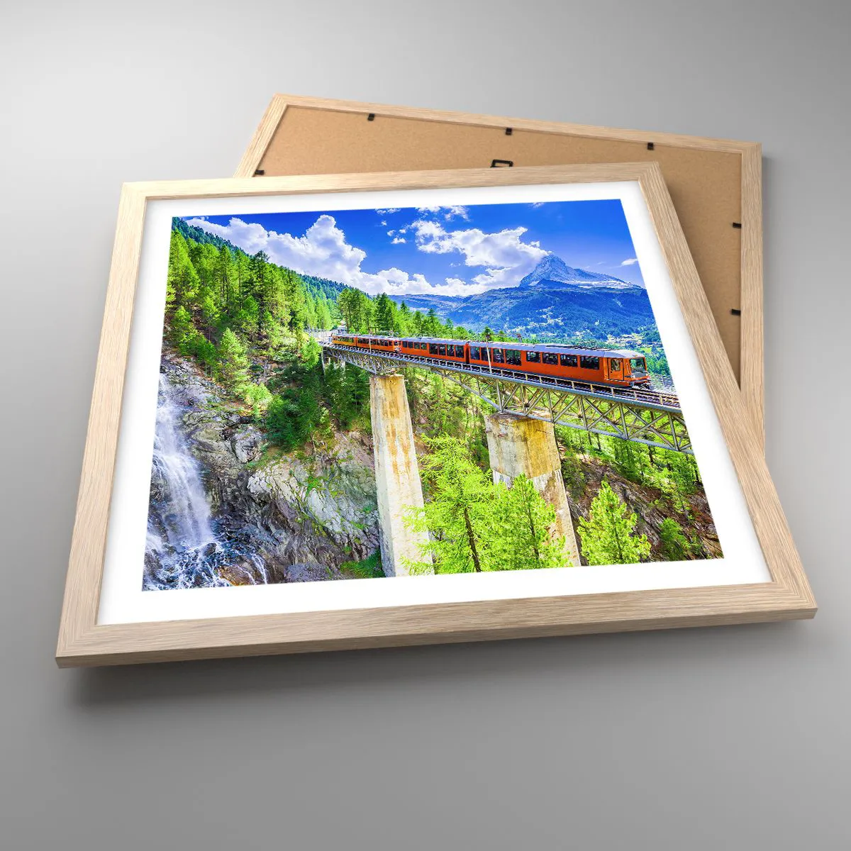 Affiche dans un chêne clair - Poster - Train dans les Alpes - 40x40 cm