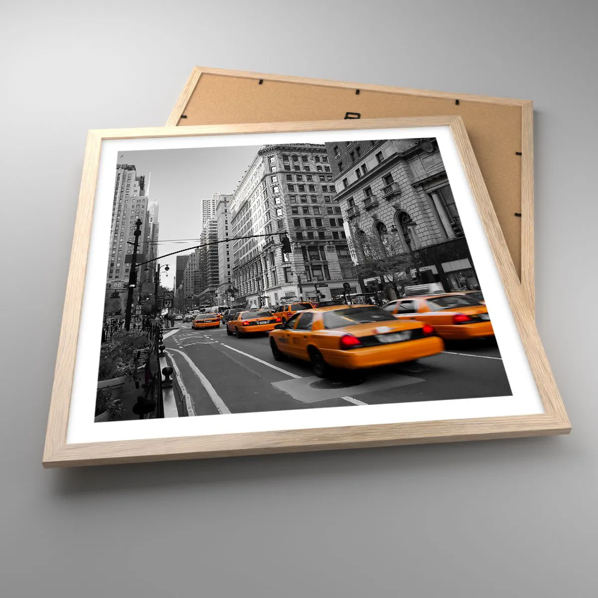Plakat i ramme af lyst egetræ - Storbyens sol - 50x50 cm