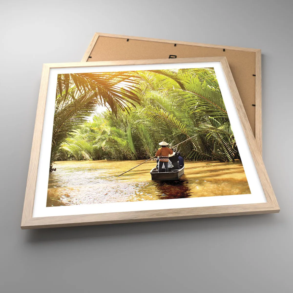 Póster en marco roble claro - En un túnel de palmeras - 50x50 cm