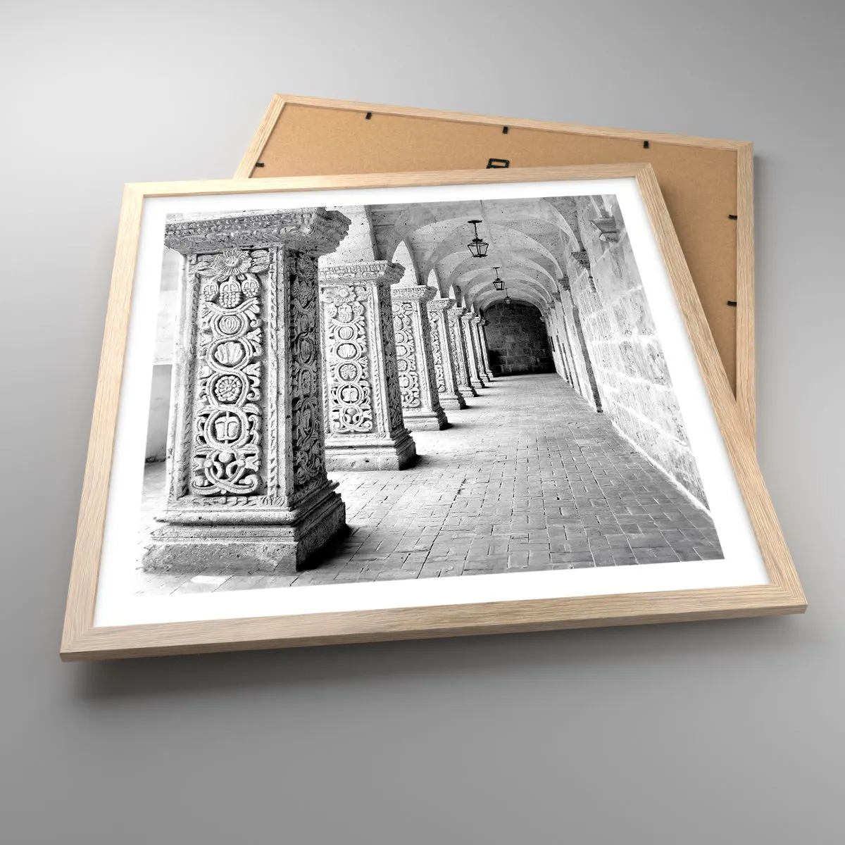 Een poster in een licht eiken lijst - En waar naar toe….? - 50x50 cm