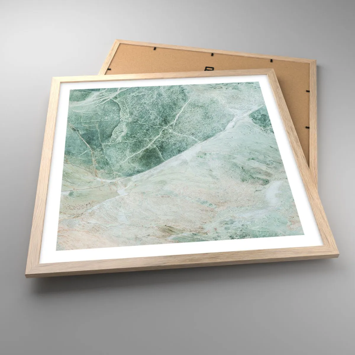 Plakat i ramme af lyst egetræ - Den ædle kølighed af sten - 50x50 cm