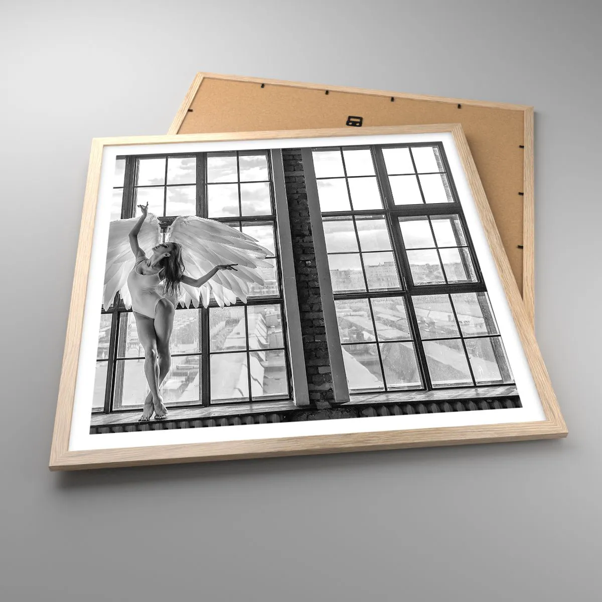 Plakat i ramme af lyst egetræ - Englenes by? - 60x60 cm