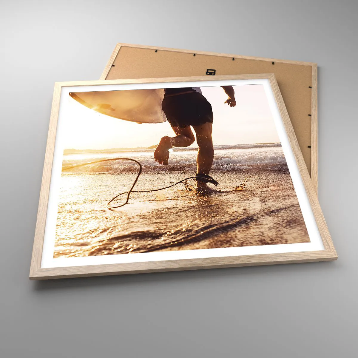 Plakat i ramme af lyst egetræ - For at møde bølgen - 60x60 cm