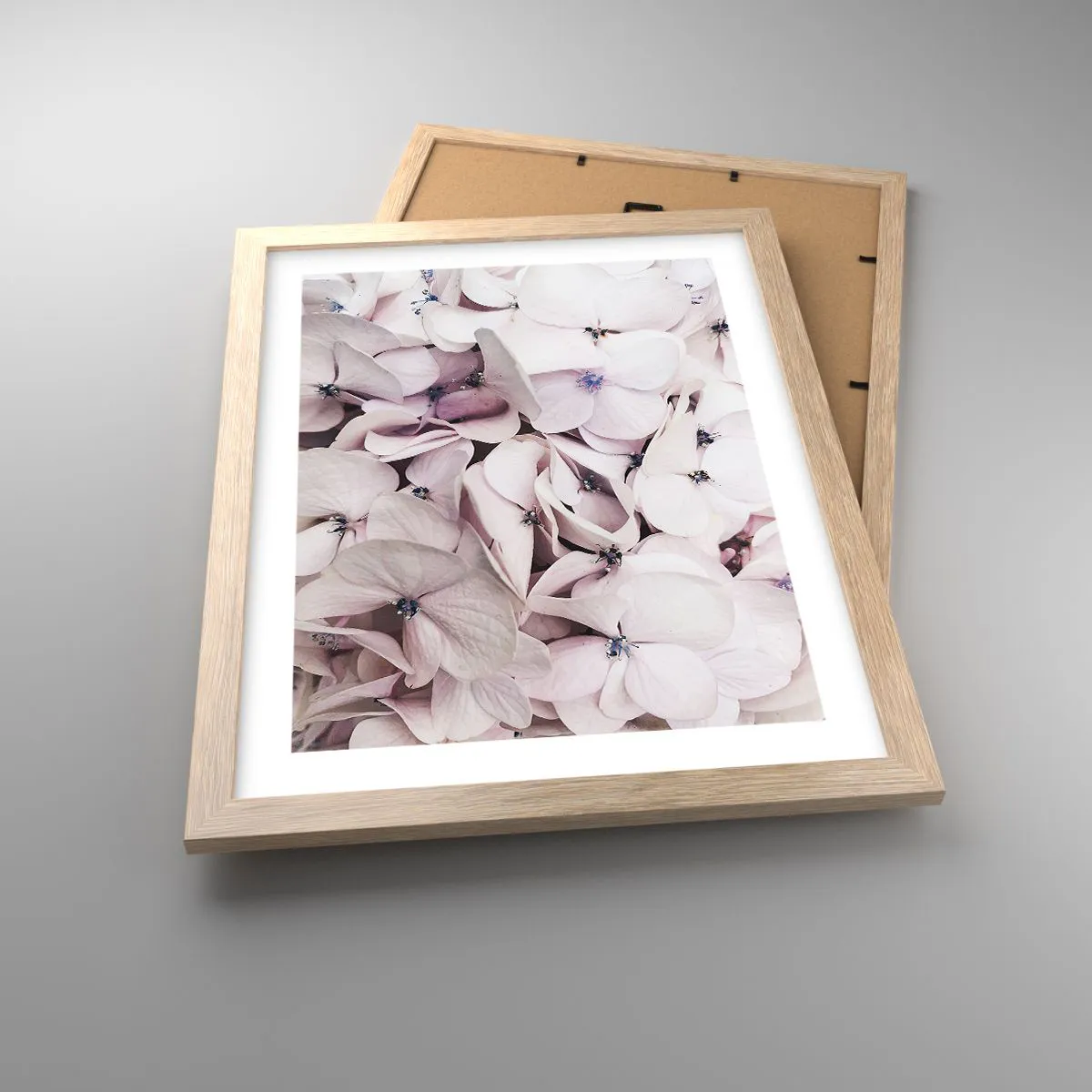 Plakat i ramme af lyst egetræ - I en flod af blomster - 30x40 cm