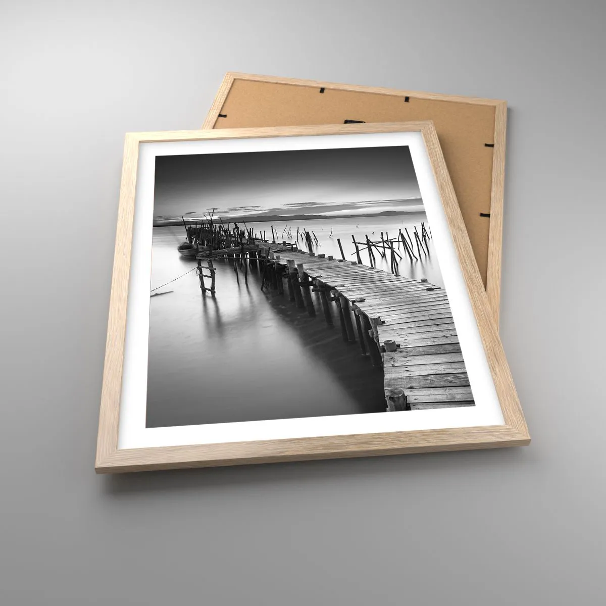 Affiche dans un chêne clair - Poster - La paix d'un rivage oublié - 40x50 cm