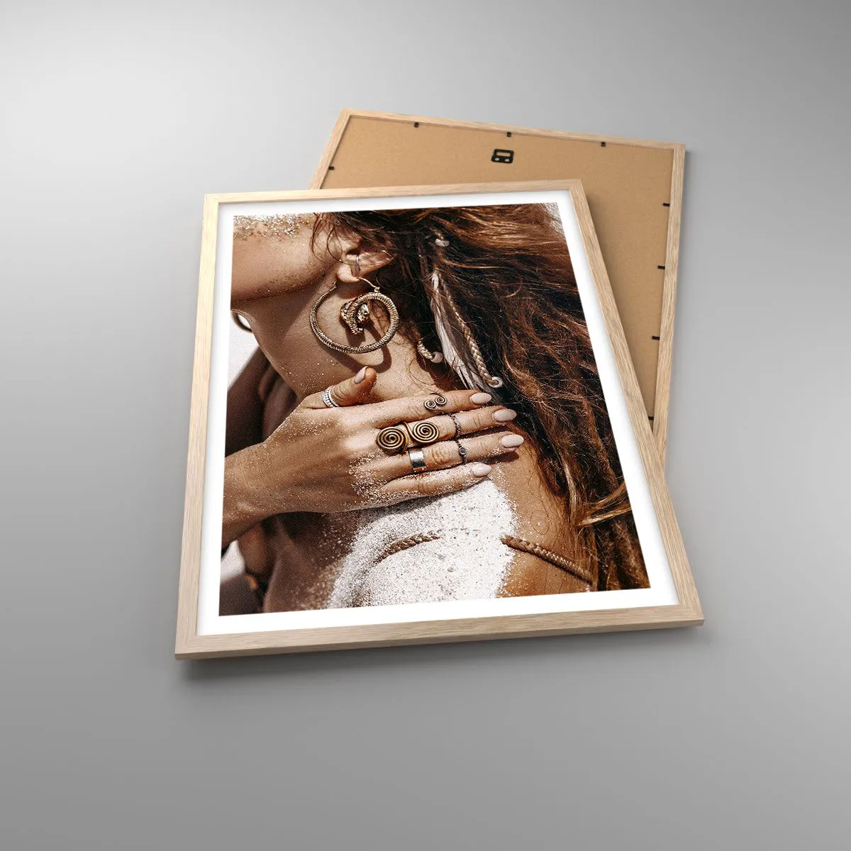 Affisch i ram av ljusek - Vilda strandens drottning - 50x70 cm