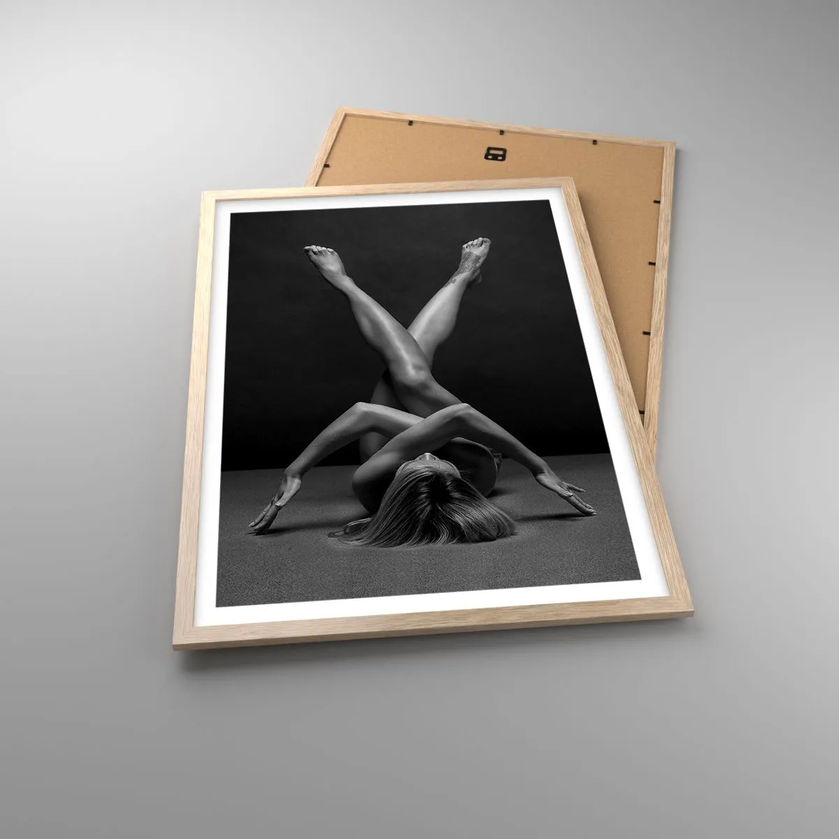 Affiche dans un chêne clair - Poster - Géométrie de la nudité - 50x70 cm
