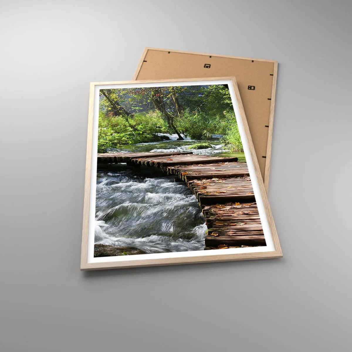 Affiche dans un chêne clair - Poster - Au-dessus de la cascade mousseuse - 61x91 cm