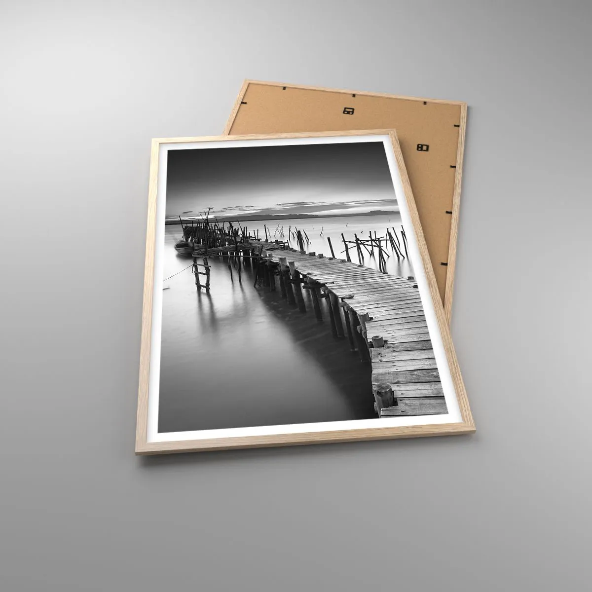 Affiche dans un chêne clair - Poster - La paix d'un rivage oublié - 61x91 cm