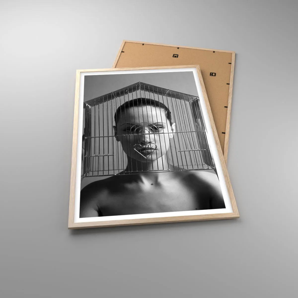 Affiche dans un chêne clair - Poster - Portrait un peu surréaliste - 61x91 cm