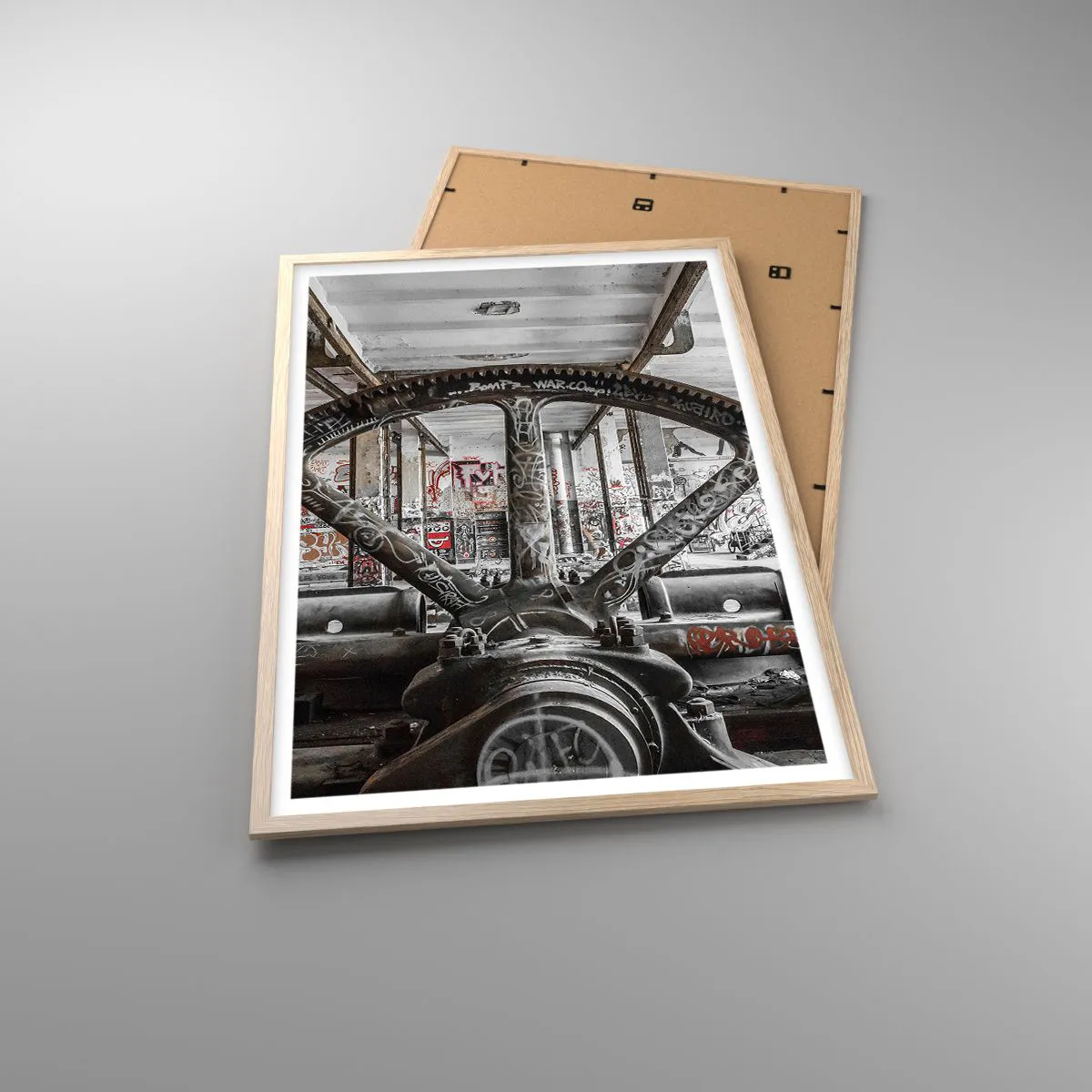 Affiche dans un chêne clair - Poster - Vie secrète d'une usine - 61x91 cm