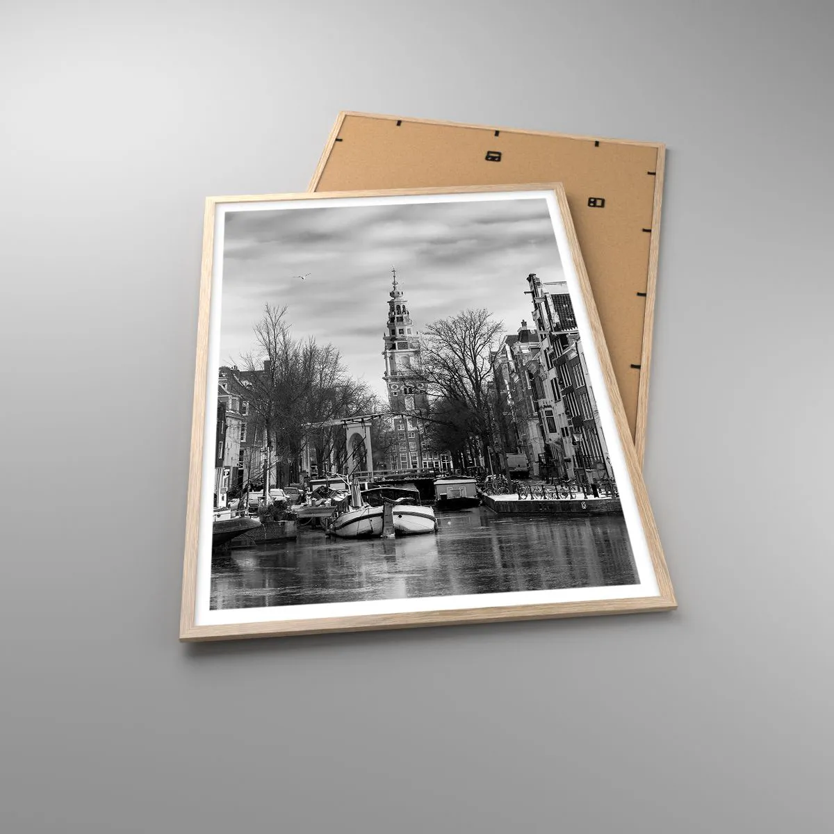 Poster in einem Rahmen aus heller Eiche - Amsterdamer Atmosphäre - 70x100 cm