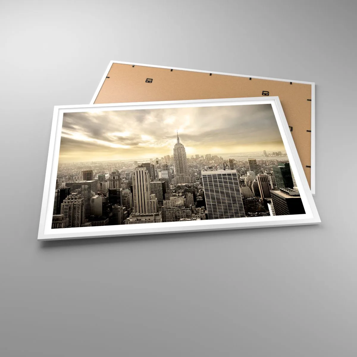 Affisch i vit ram - New York i grånyanser - 100x70 cm