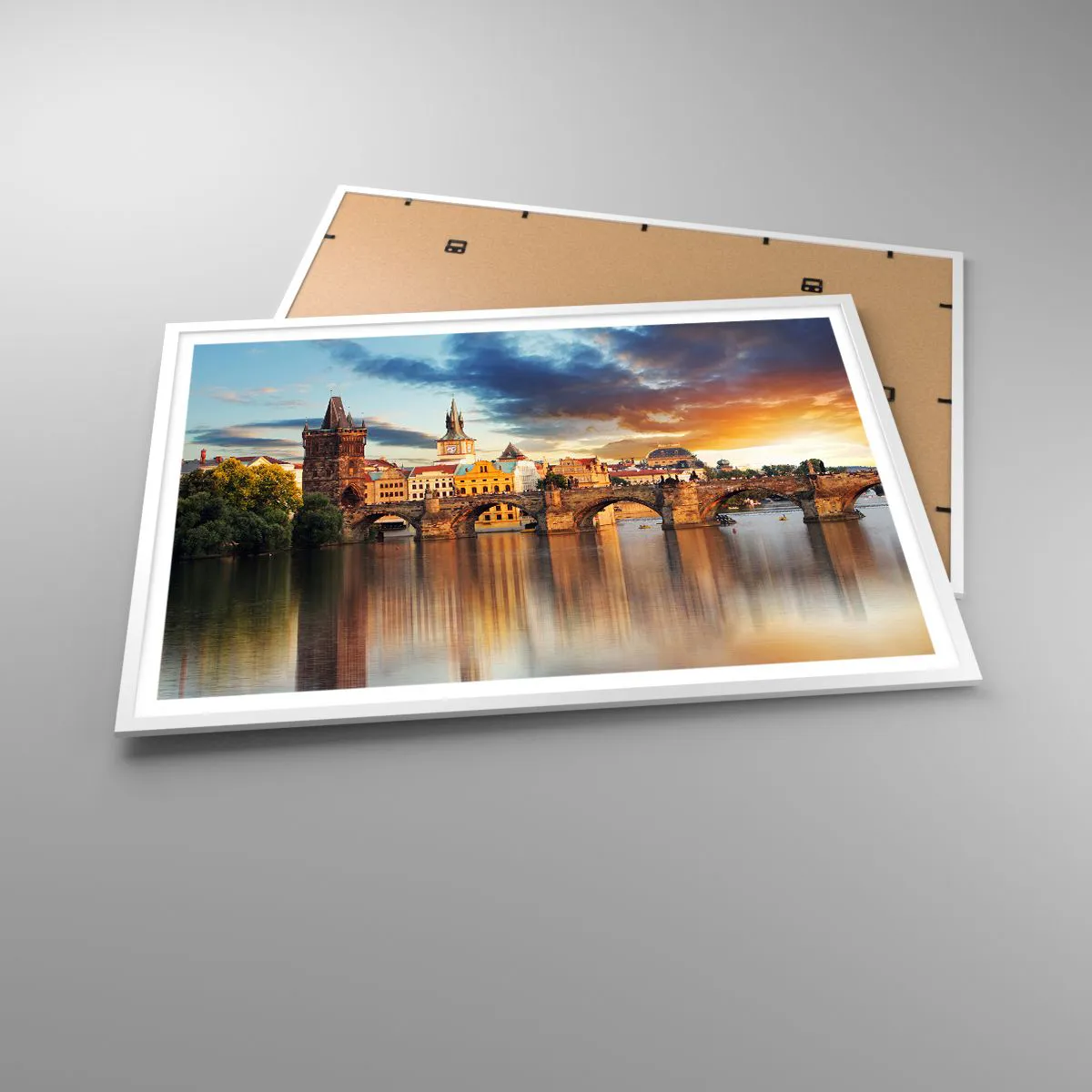 Plakat w białej ramie - Piękna od wieków - 100x70 cm