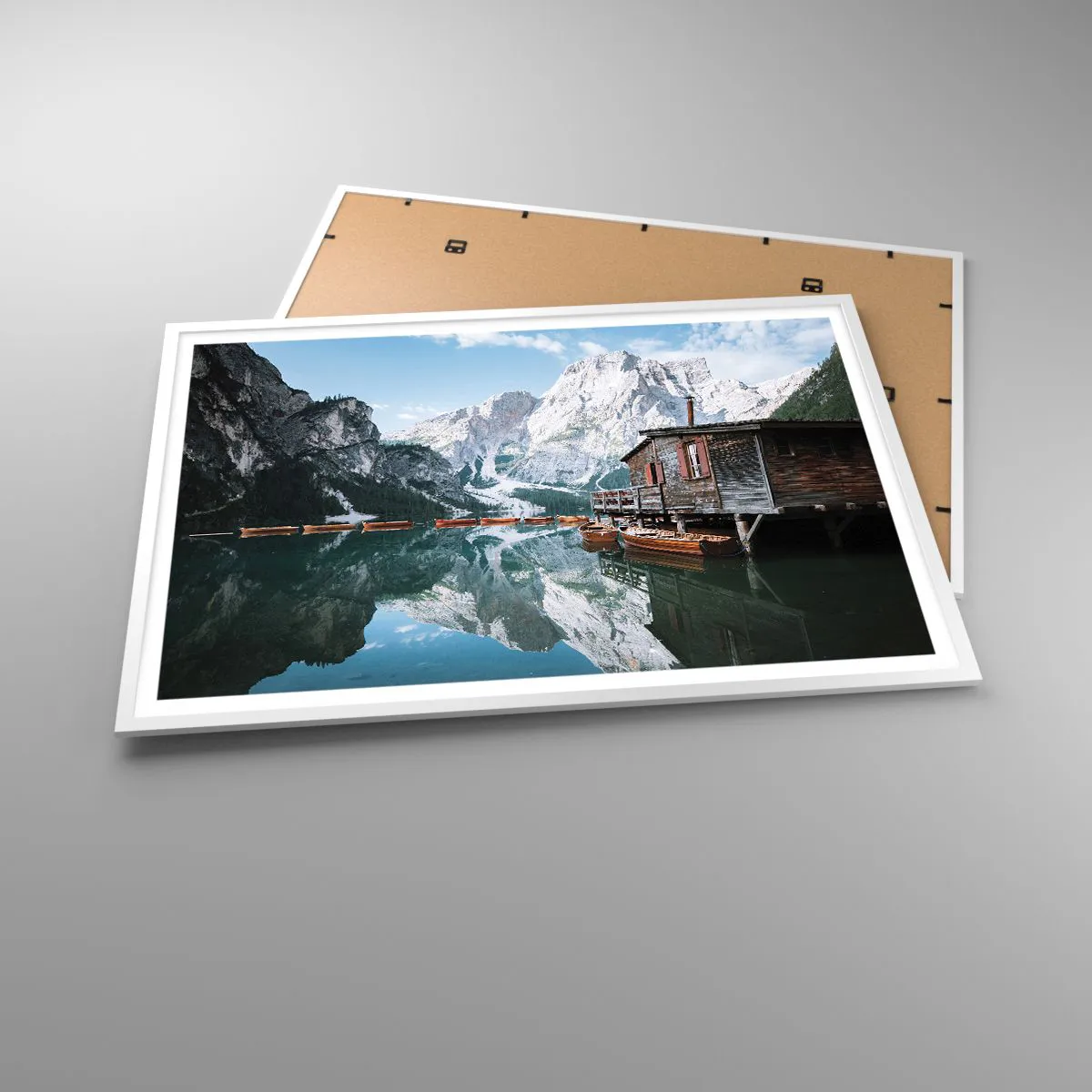 Plakat i hvid ramme - Krystalklar bjergmorgen - 100x70 cm