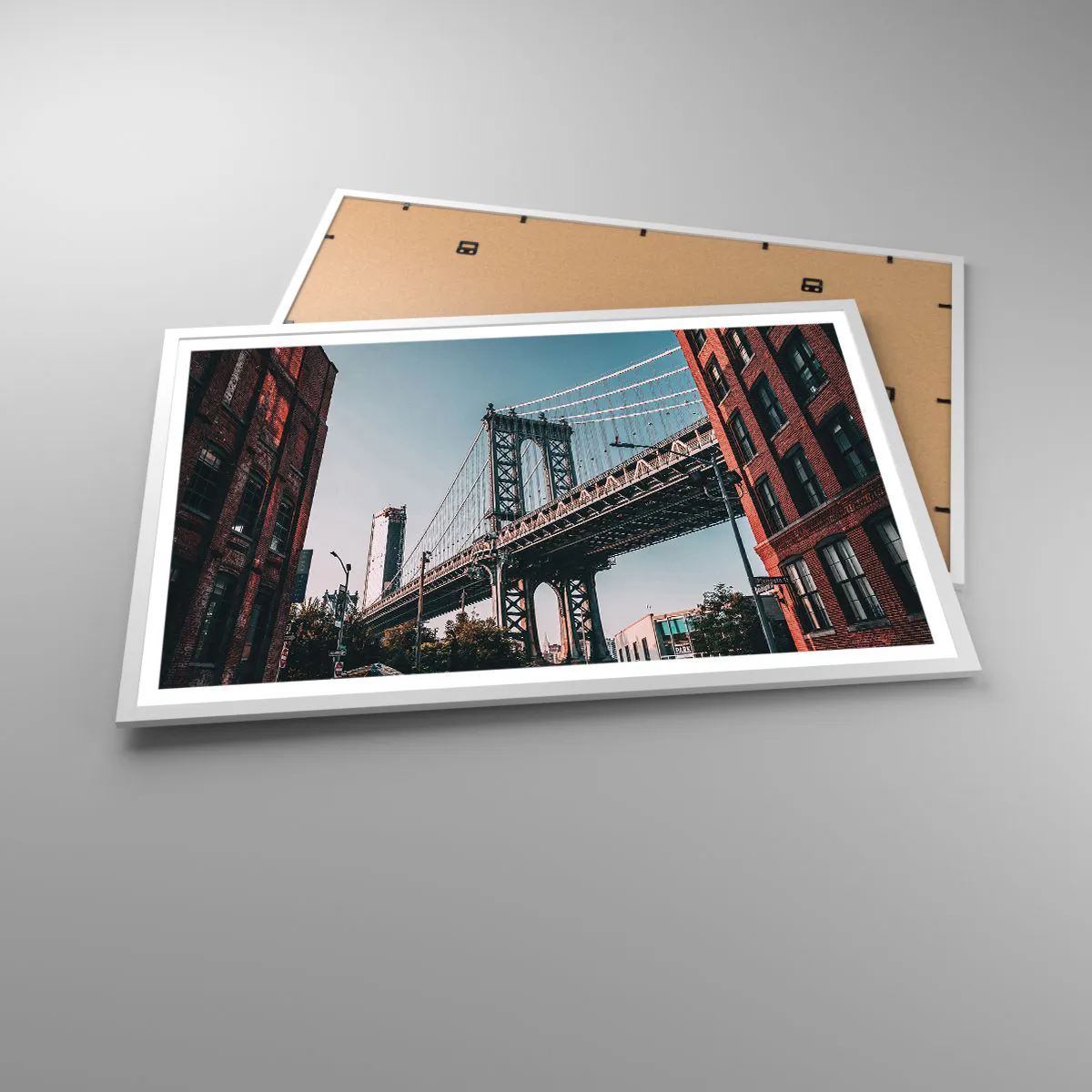 Poster in een witte lijst - Over de golven van de stad - 91x61 cm