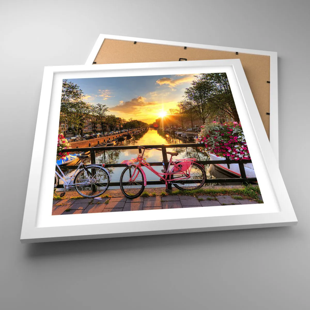 Poster in einem weißen Rahmen - Frühlingsmorgen in Amsterdam - 40x40 cm