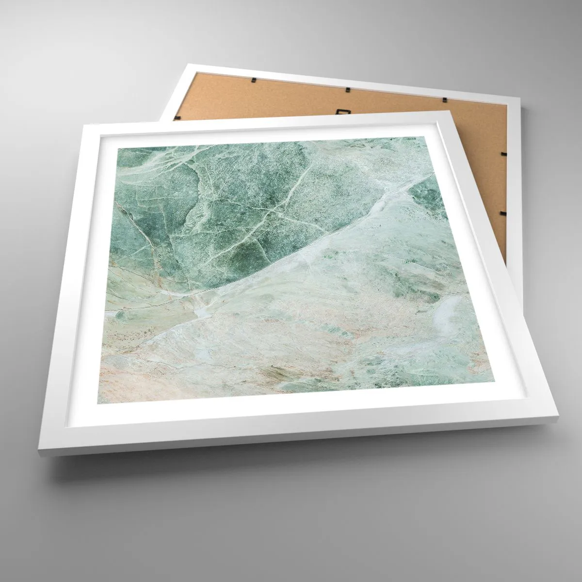 Poster in einem weißen Rahmen - Edle Kälte des Steins - 40x40 cm