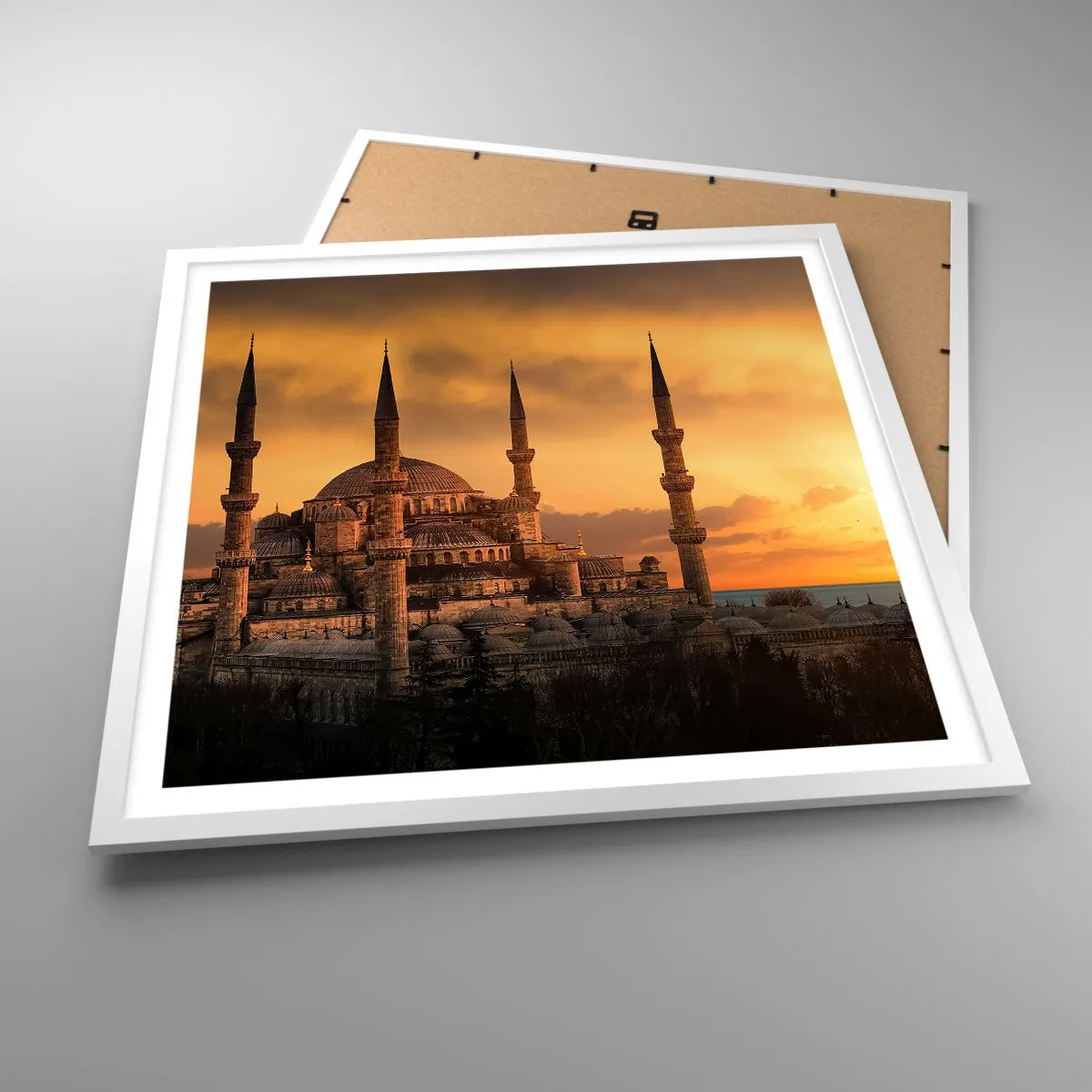 Plakát v bílém rámu - Bůh je velký - 60x60 cm