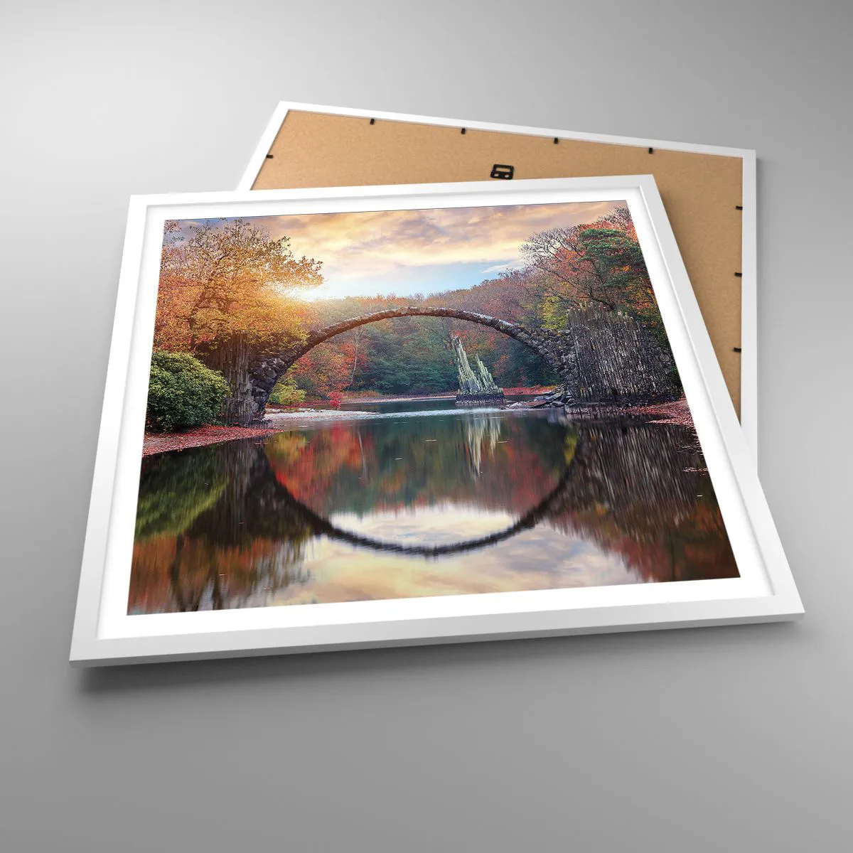 Poster in einem weißen Rahmen - Auf der anderen Seite des Spiegels - 60x60 cm