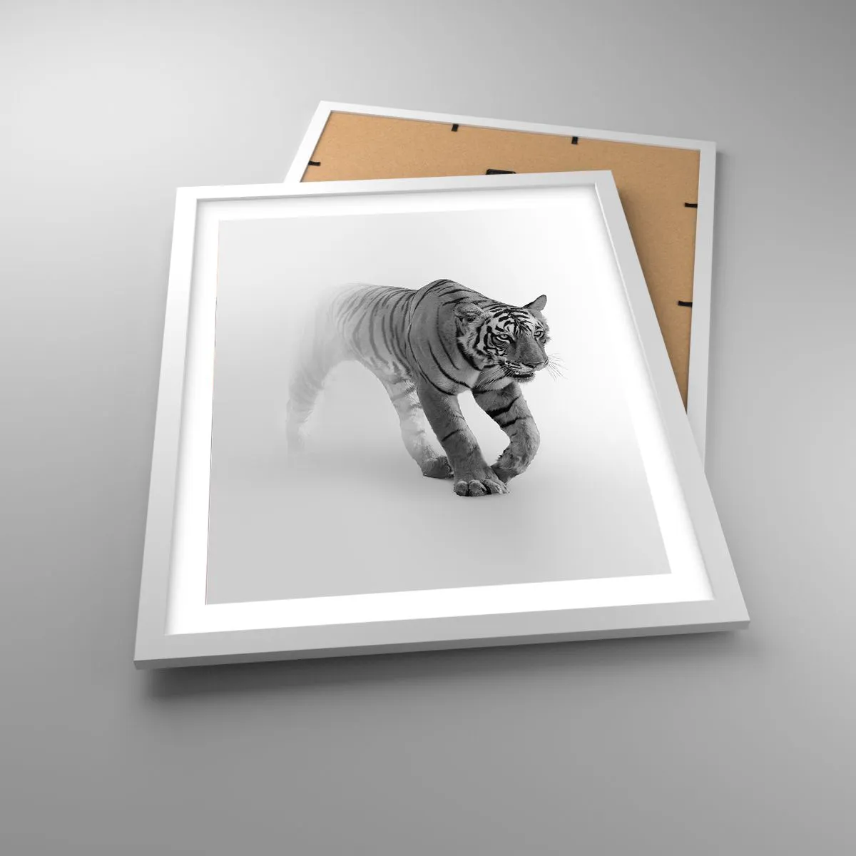 Affisch i vit ram - Gömd i dimman - 40x50 cm