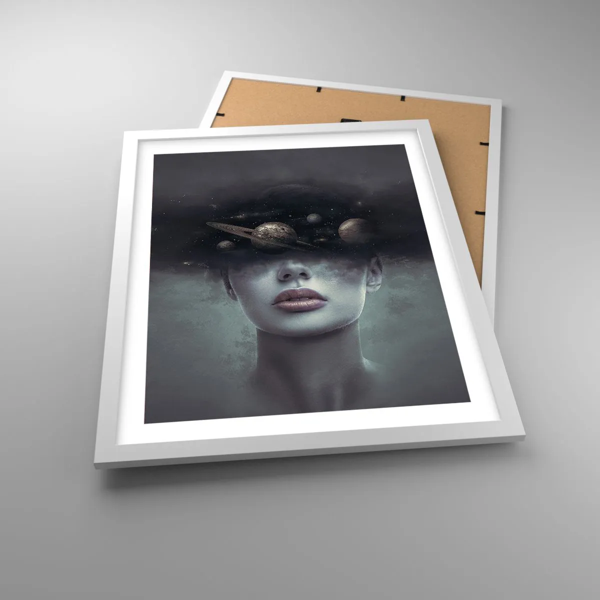 Plakat i hvid ramme - Og planeterne er ved at gå amok... - 40x50 cm