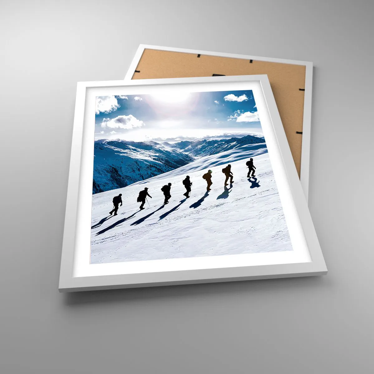 Affiche dans un cadre blanc - Poster - L'équipe des conquérants - 40x50 cm