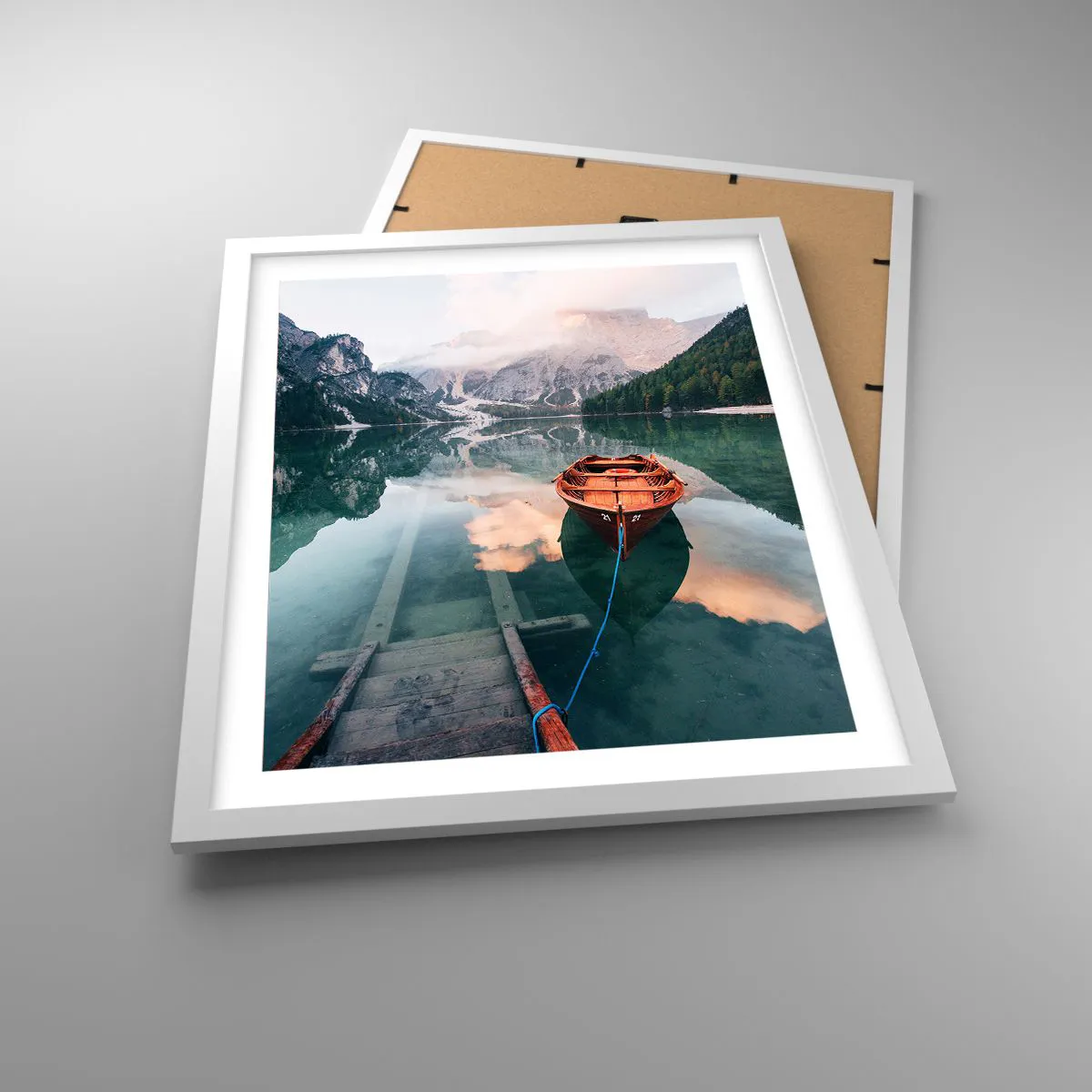 Affisch i vit ram - Lugn bergsömn - 40x50 cm