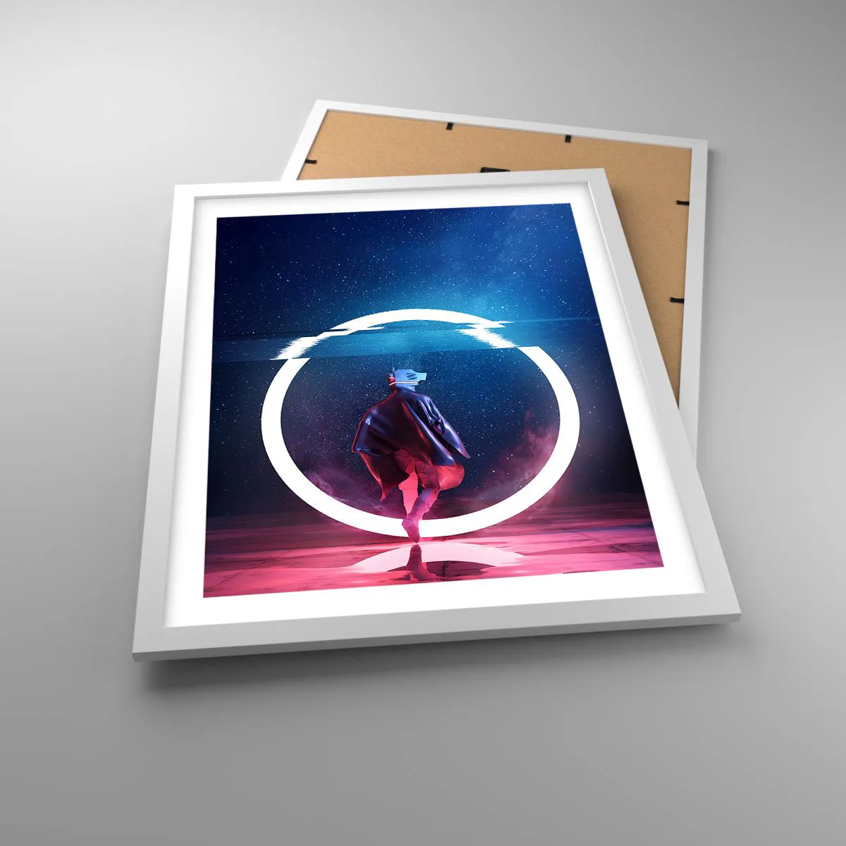 Plakat w białej ramie - Między światami - 40x50 cm