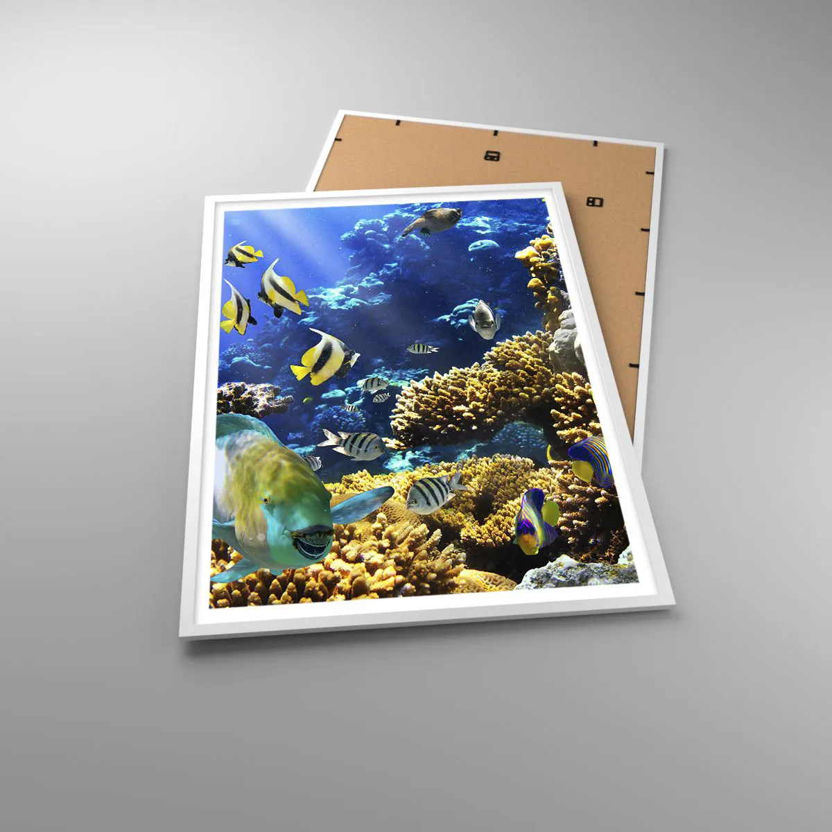 Affiche dans un cadre blanc - Poster - Beaucoup de circulation sur la route des vacances - 70x100 cm