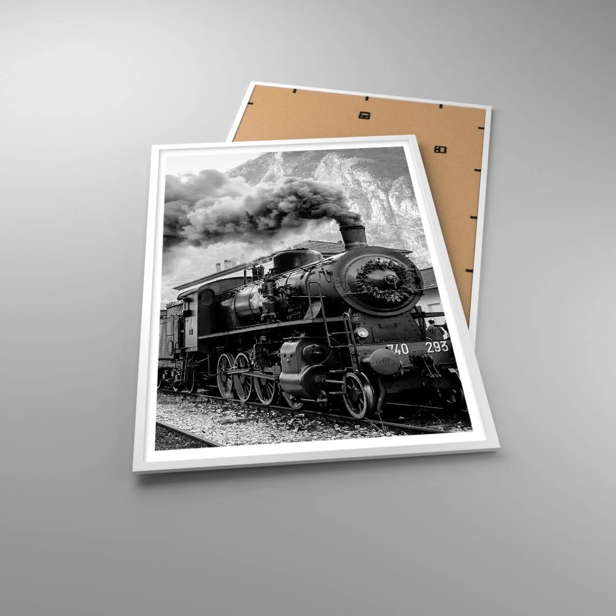 Plagát v bielom ráme - Stojí na stanici… - 70x100 cm