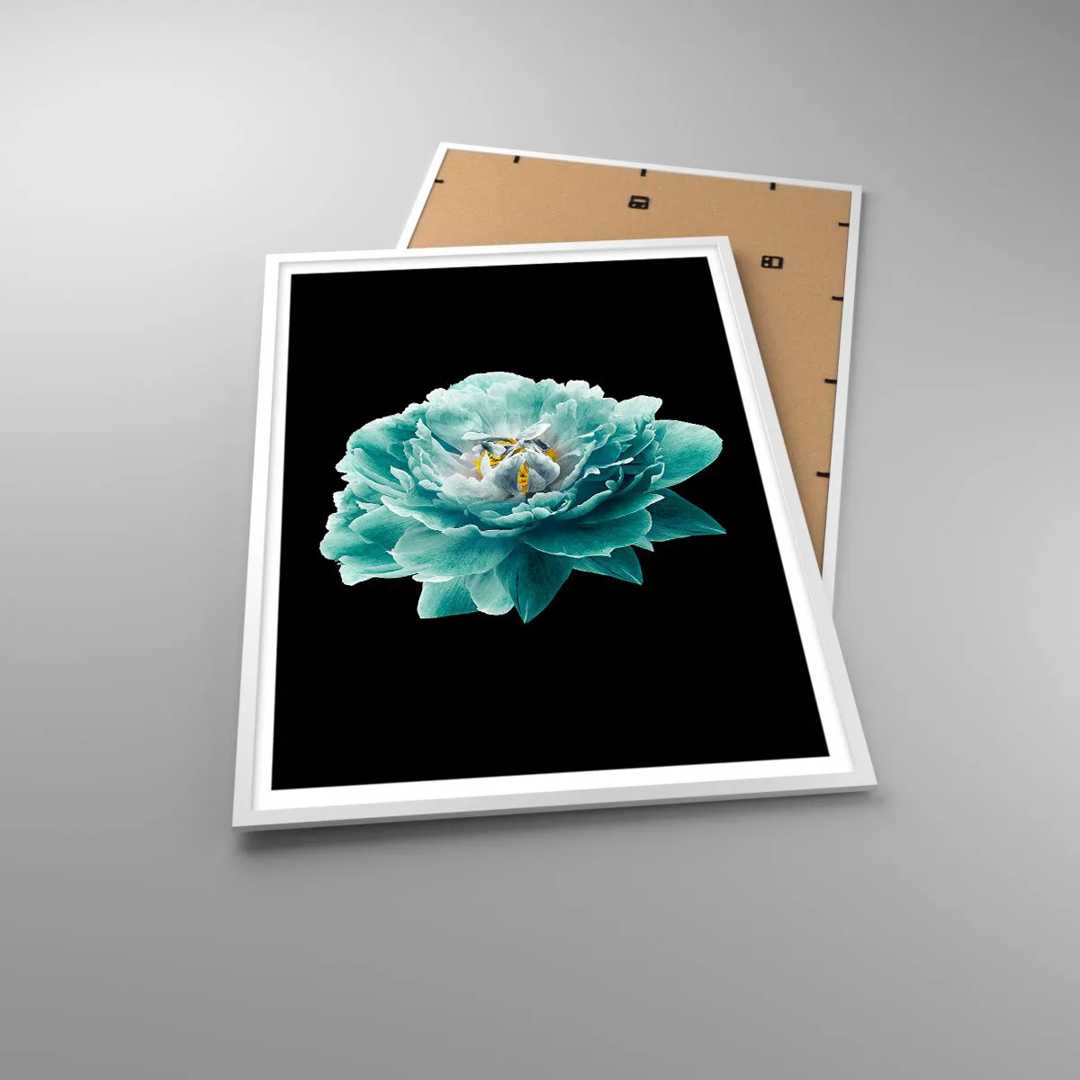 Affiche dans un cadre blanc - Poster - Pétales bleus et dorés - 70x100 cm