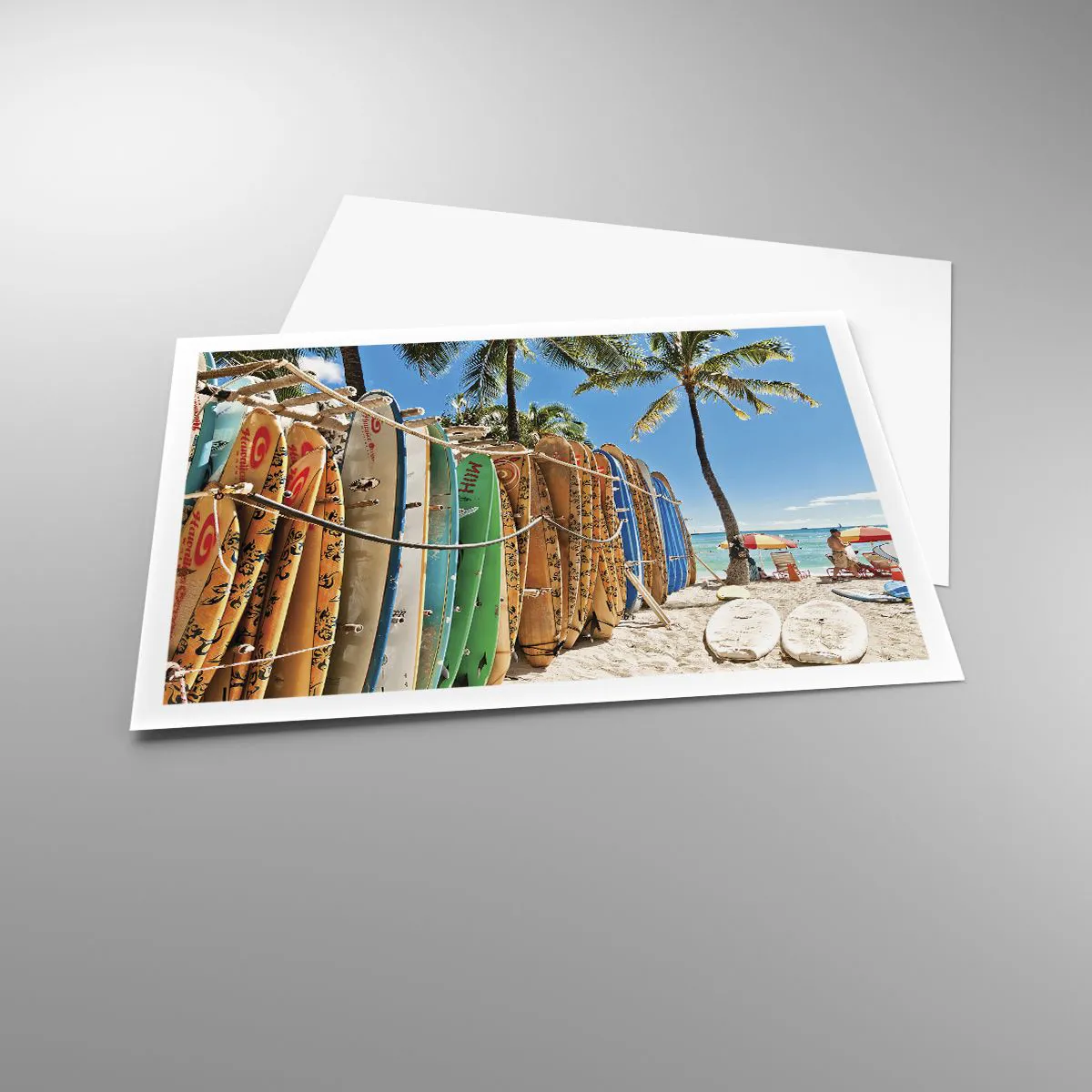 Póster - Tablas de surf en una playa con palmeras - 100x70cm - Diversión soleada - Decoración de pared moderna para salón y dormitorio ARTTOR