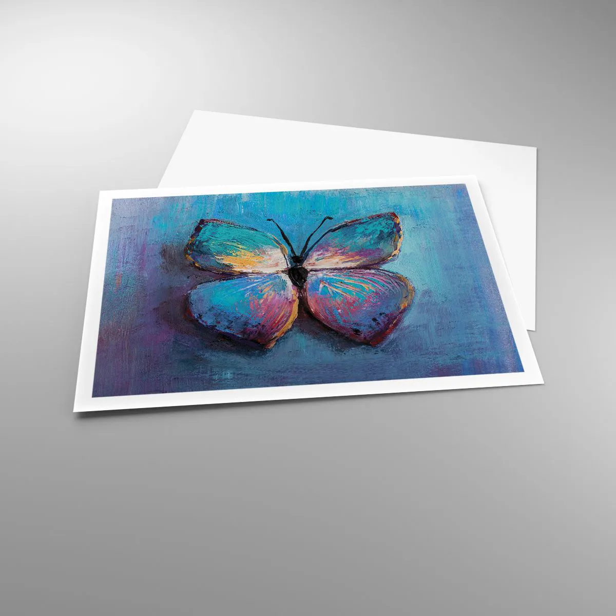 Poster - Bunter Schmetterling auf blauem Hintergrund - 100x70cm - In all seiner Pracht - Moderne Wanddekoration für Wohnzimmer und Schlafzimmer ARTTOR