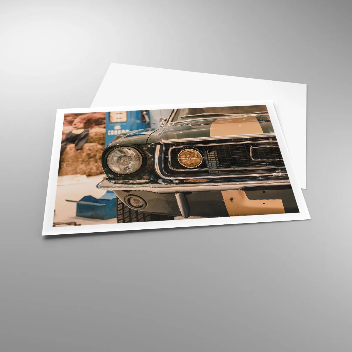 Poster - Ein kultiges Retro-Auto in klassischer Umgebung - 100x70cm - Treffen mit einer Legende - Moderne Wanddekoration für Wohnzimmer und Schlafzimmer ARTTOR