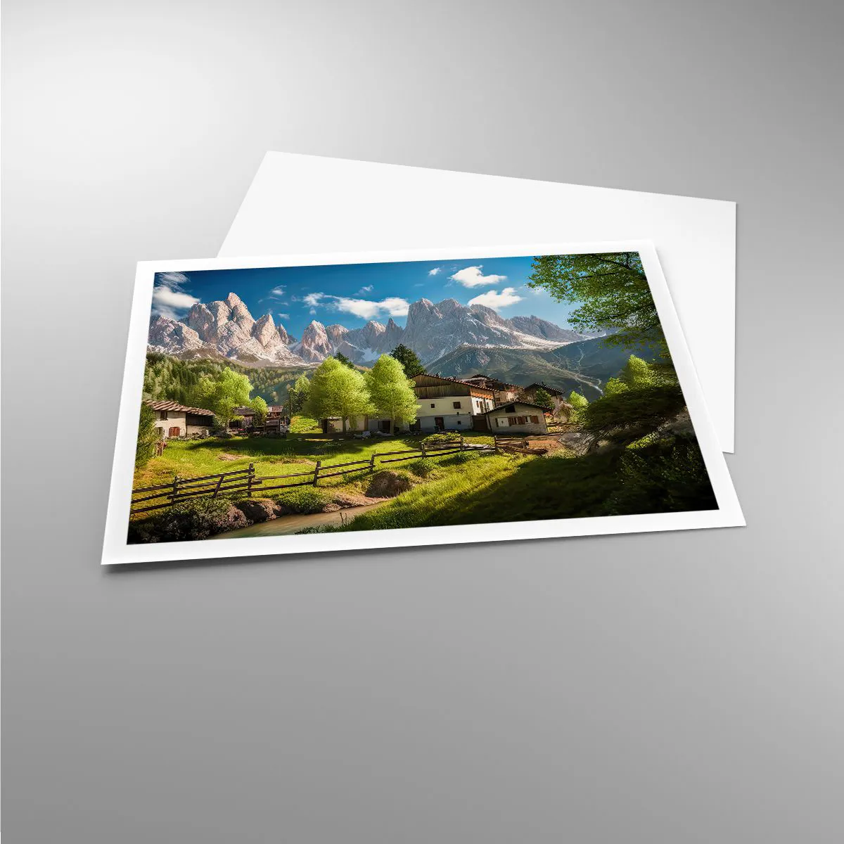 Affiche - Poster - Un village de montagne avec des maisons et une vue sur les Alpes - 100x70cm - Idylle alpine - Décoration murale moderne pour le salon et la chambre ARTTOR