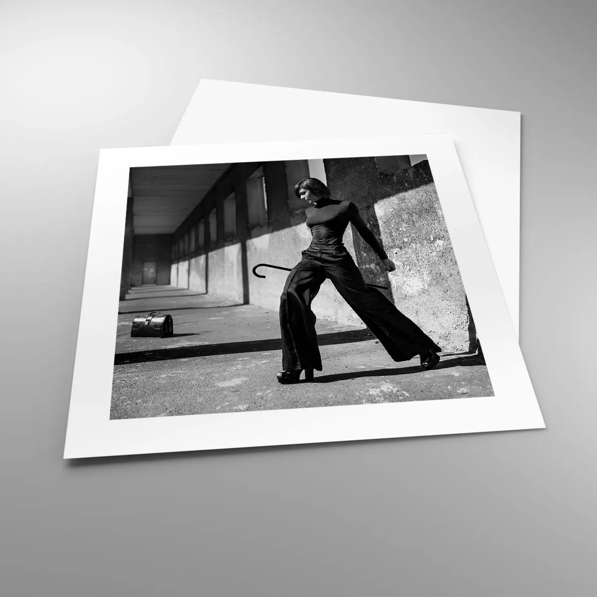 Plakat - Miejska elegancja - 40x40 cm