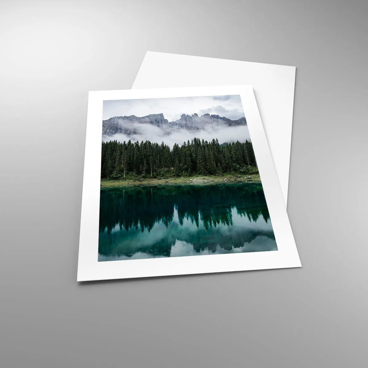 Affisch - Tyst, tyst, väck inte sovande vatten... - 40x50 cm