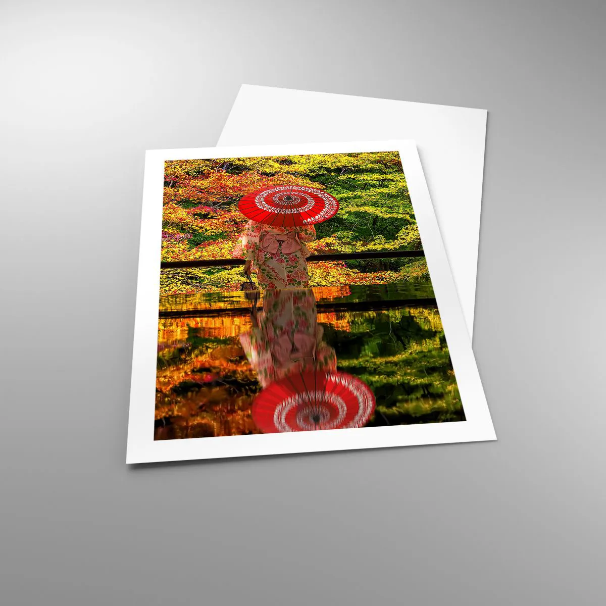 Poster - Eine Frau im Kimono mit einem roten Regenschirm vor einem Hintergrund aus Herbstblättern. - 50x70cm - Im Tempel der Natur - Moderne Wanddekoration für Wohnzimmer und Schlafzimmer ARTTOR