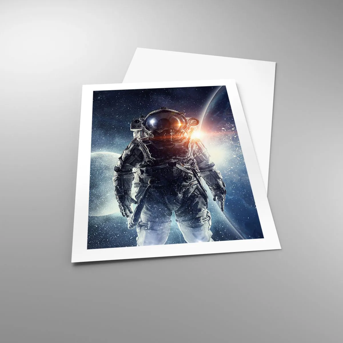 Affiche - Poster - Astronaute dans l'espace avec des planètes et des étoiles en arrière-plan - 50x70cm - Aventure spatiale - Décoration murale moderne pour le salon et la chambre ARTTOR