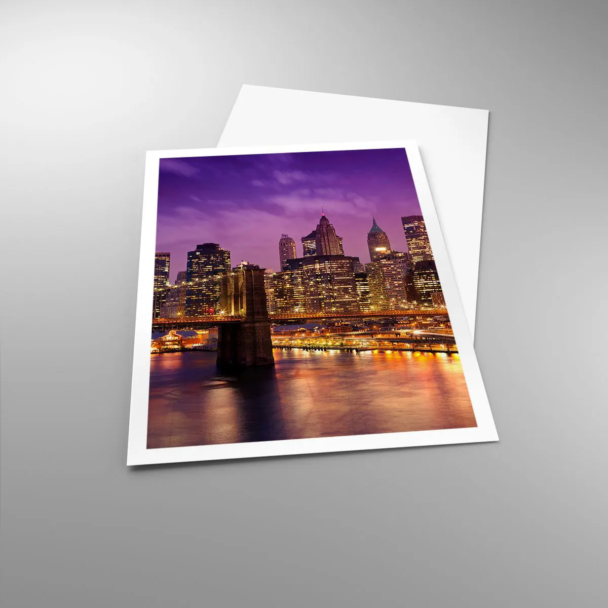 Poster - Violett-goldenes Manhathann - 70x100 cm