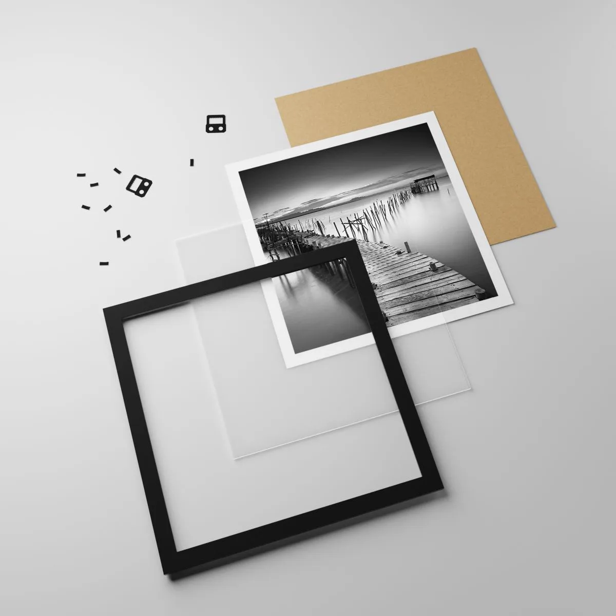 Affiche dans un cadre noir - Poster - La paix d'un rivage oublié - 40x40 cm