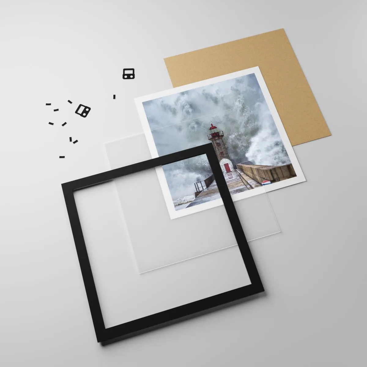 Póster en marco negro - El rugido de las aguas, la fuerza del viento - 40x40 cm