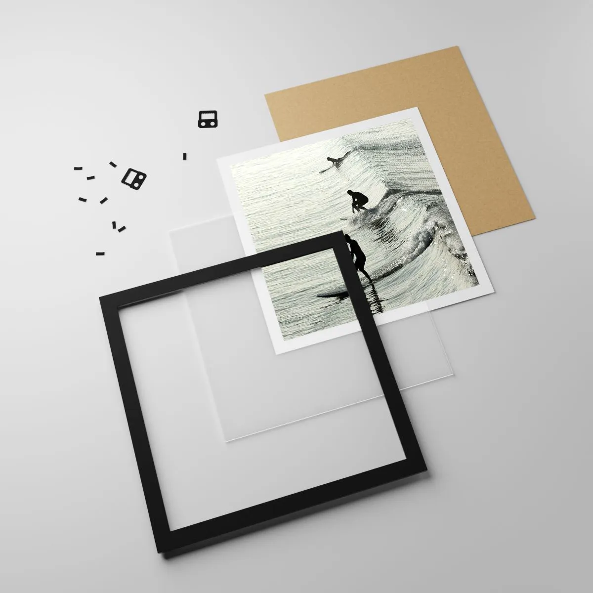 Poster in einem schwarzem Rahmen - Gegen die Welle - 50x50 cm