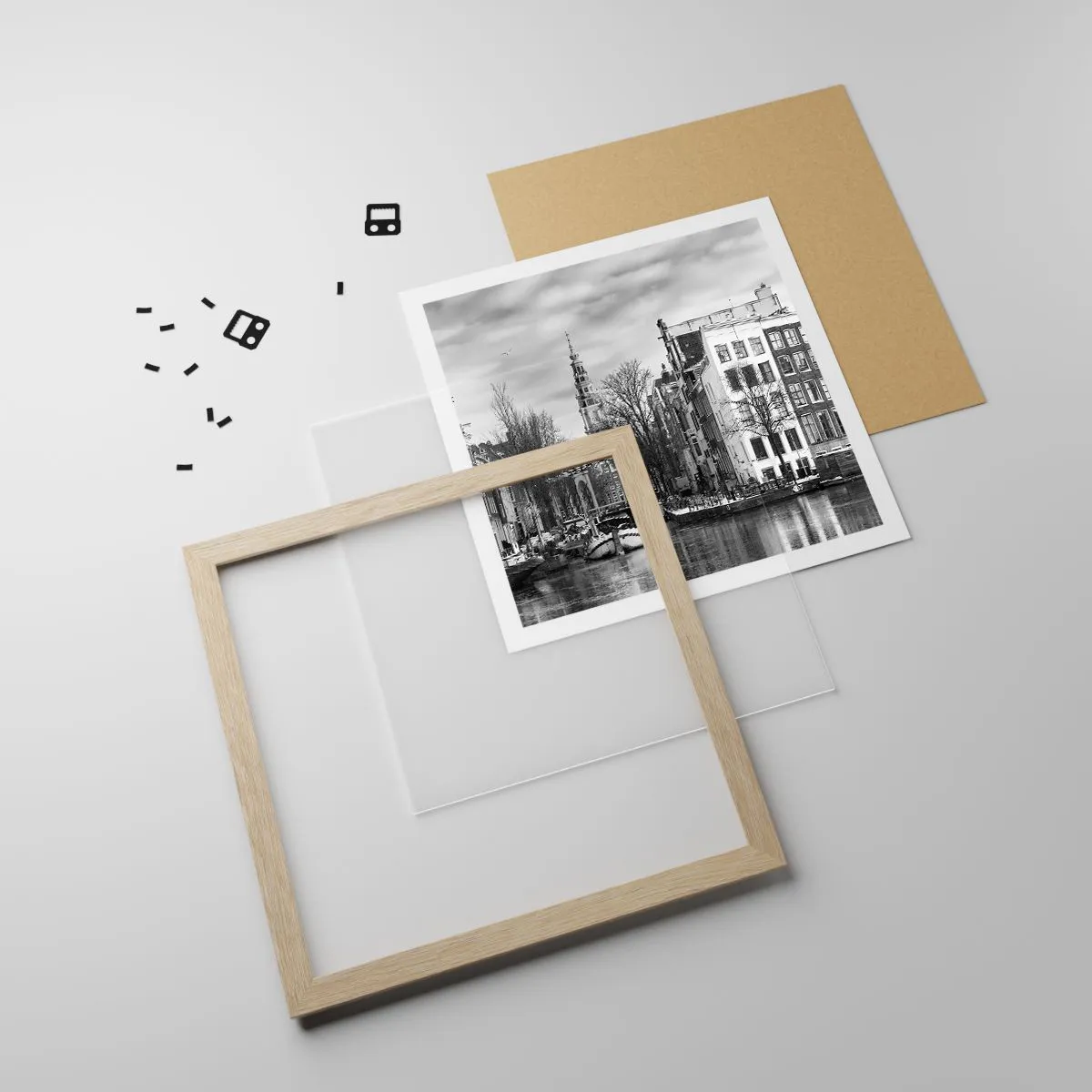 Poster in einem Rahmen aus heller Eiche - Amsterdamer Atmosphäre - 30x30 cm