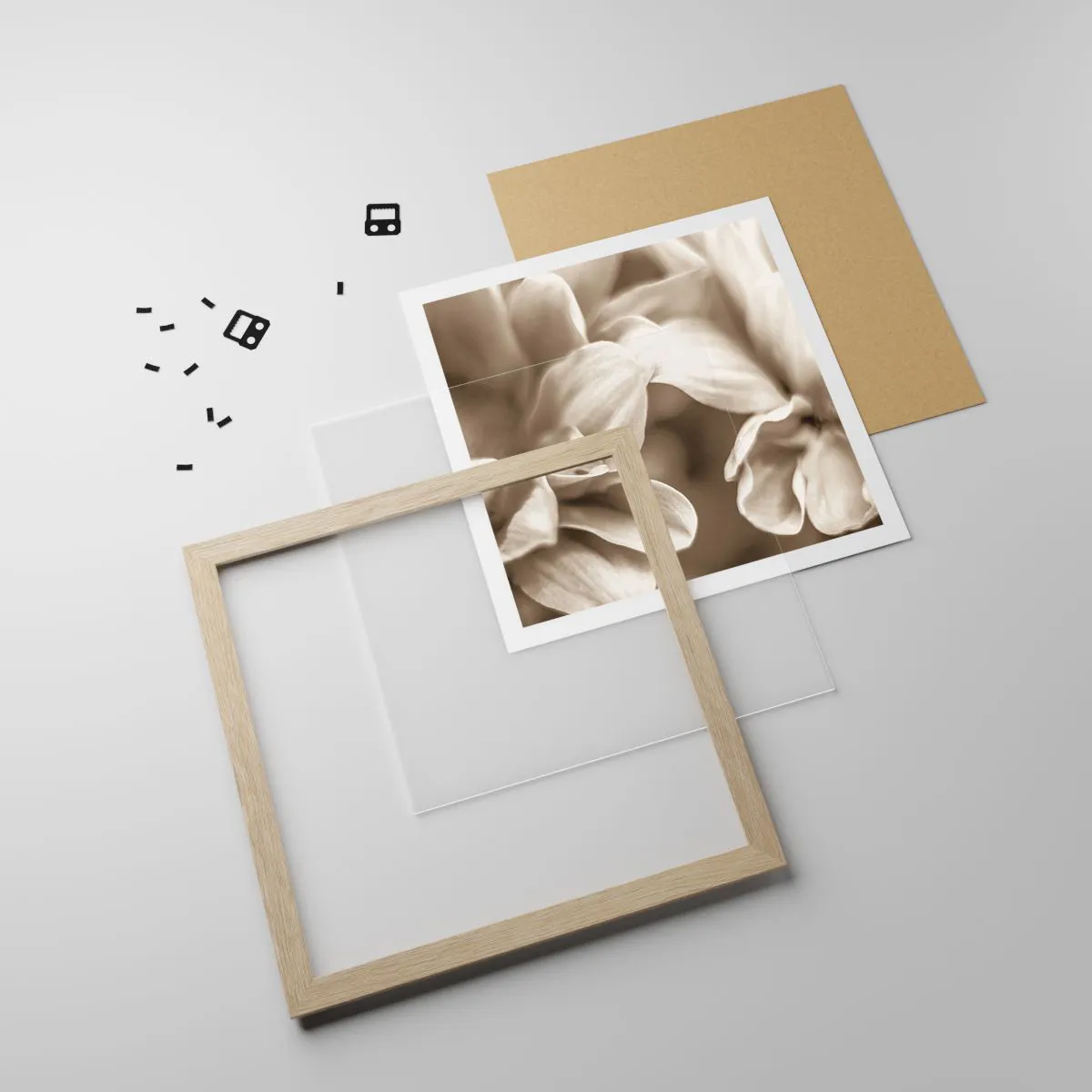 Poster in einem Rahmen aus heller Eiche - So sanft wie ein Lächeln - 60x60 cm
