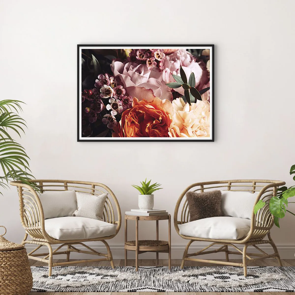 Poster in einem schwarzem Rahmen - Eine Nahaufnahme einer farbenfrohen Blumenkomposition - 100x70cm - Eingehüllt in Schönheit - Moderne Wanddekoration für Wohnzimmer und Schlafzimmer ARTTOR