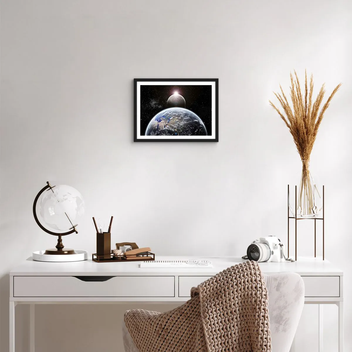 Plakat i sort ramme - Kosmisk landskab - solopgang - 40x30 cm